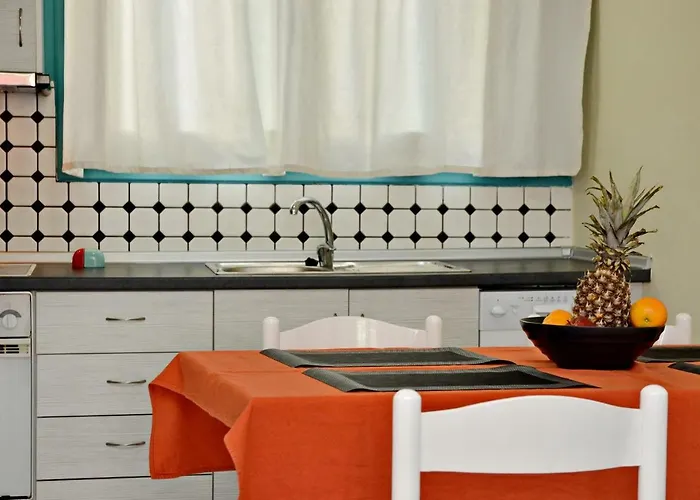 Alcmene's House 아파트 카발라